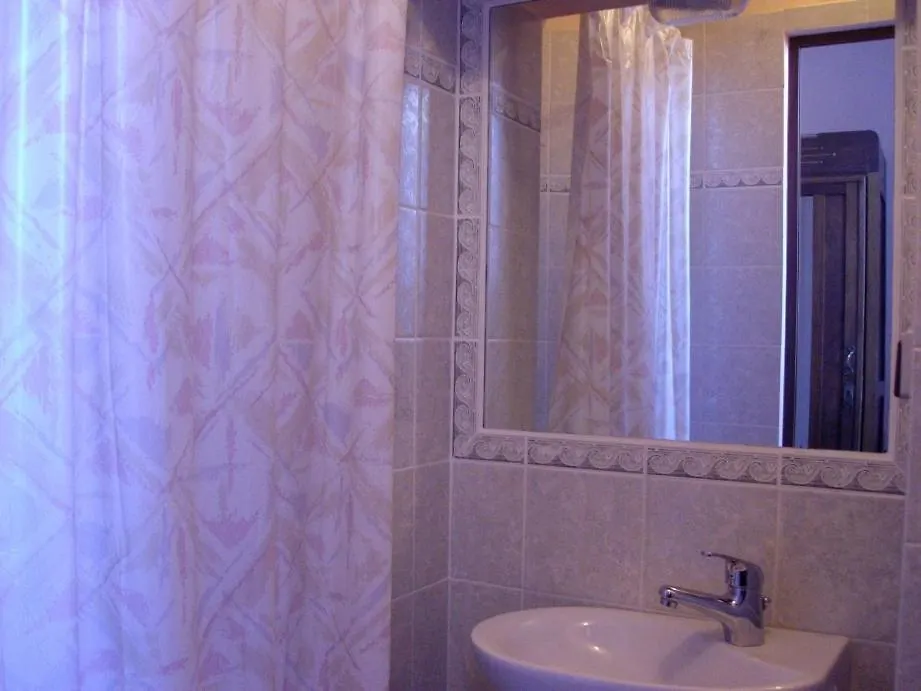 Albergo Anna بيرودجا